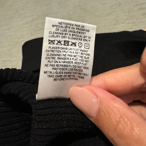 Balmain 3-button black short sleeve knit top - size 42 - Picture 8 of 8